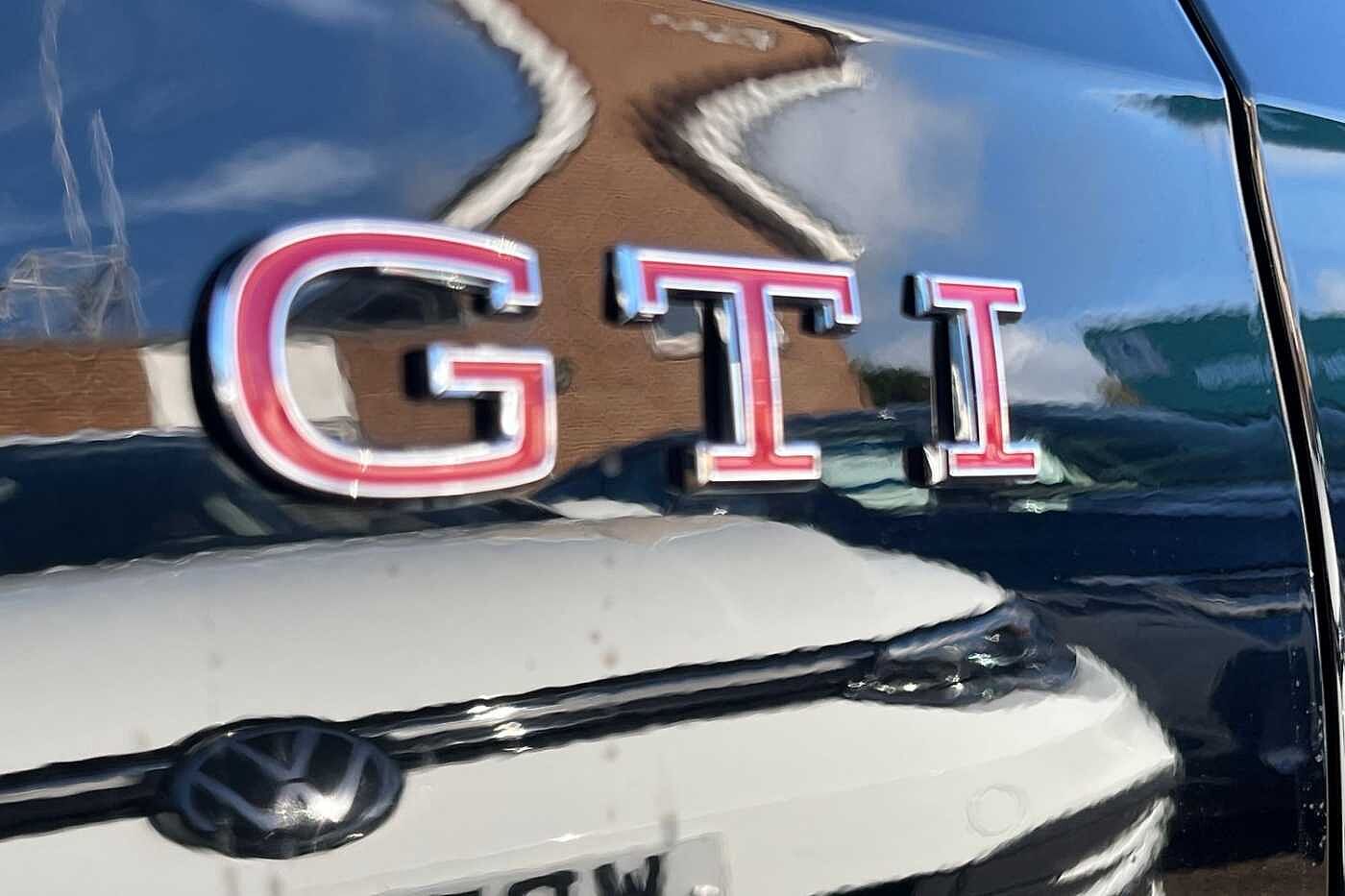 Volkswagen Golf GTI