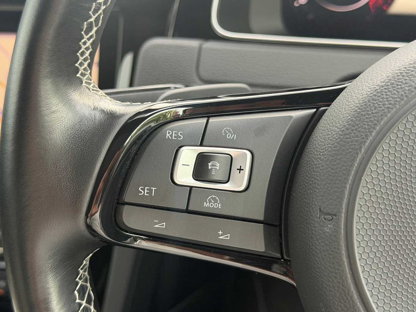 Volkswagen Golf R