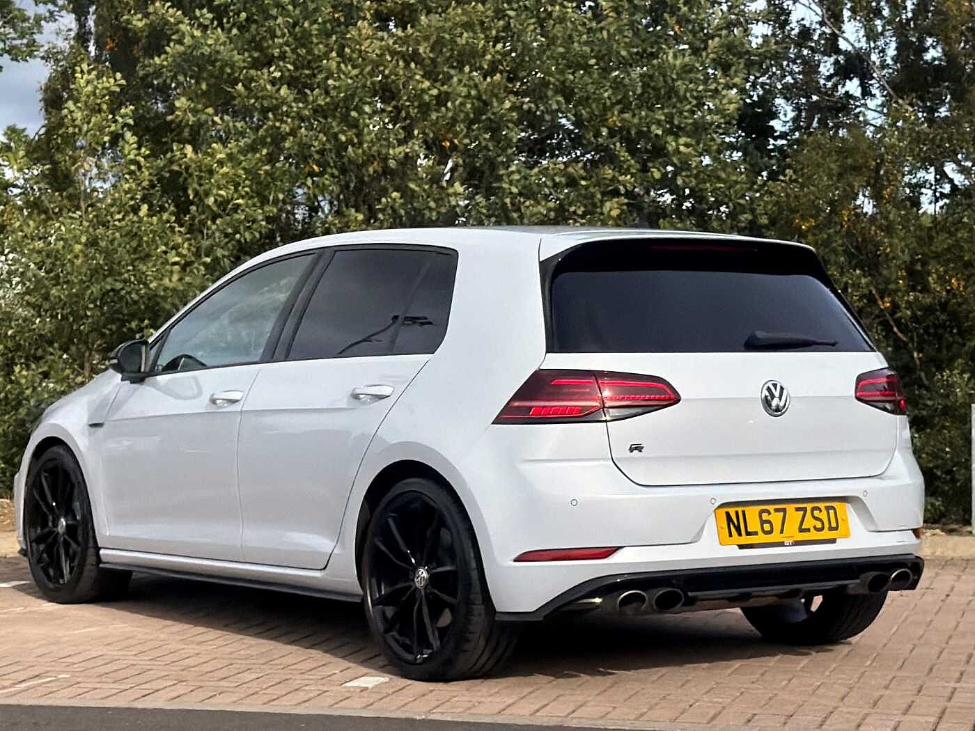Volkswagen Golf R