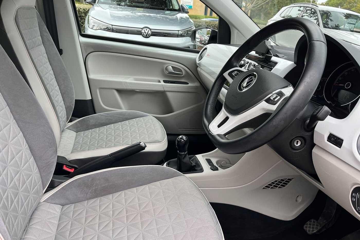 Volkswagen up!