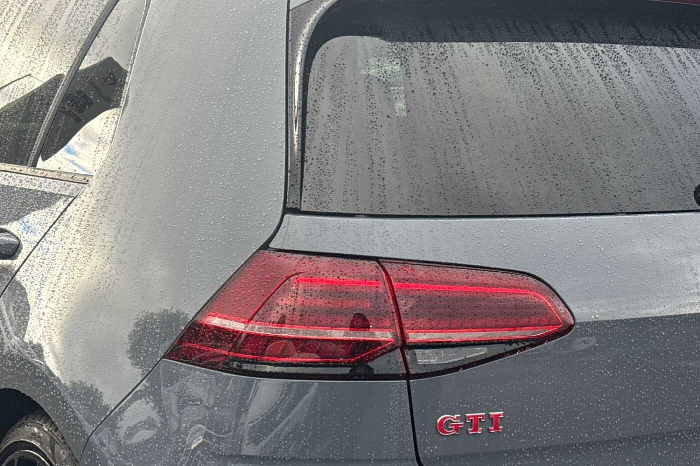 Volkswagen Golf GTI