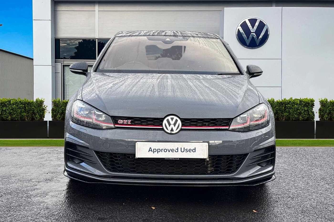 Volkswagen Golf GTI
